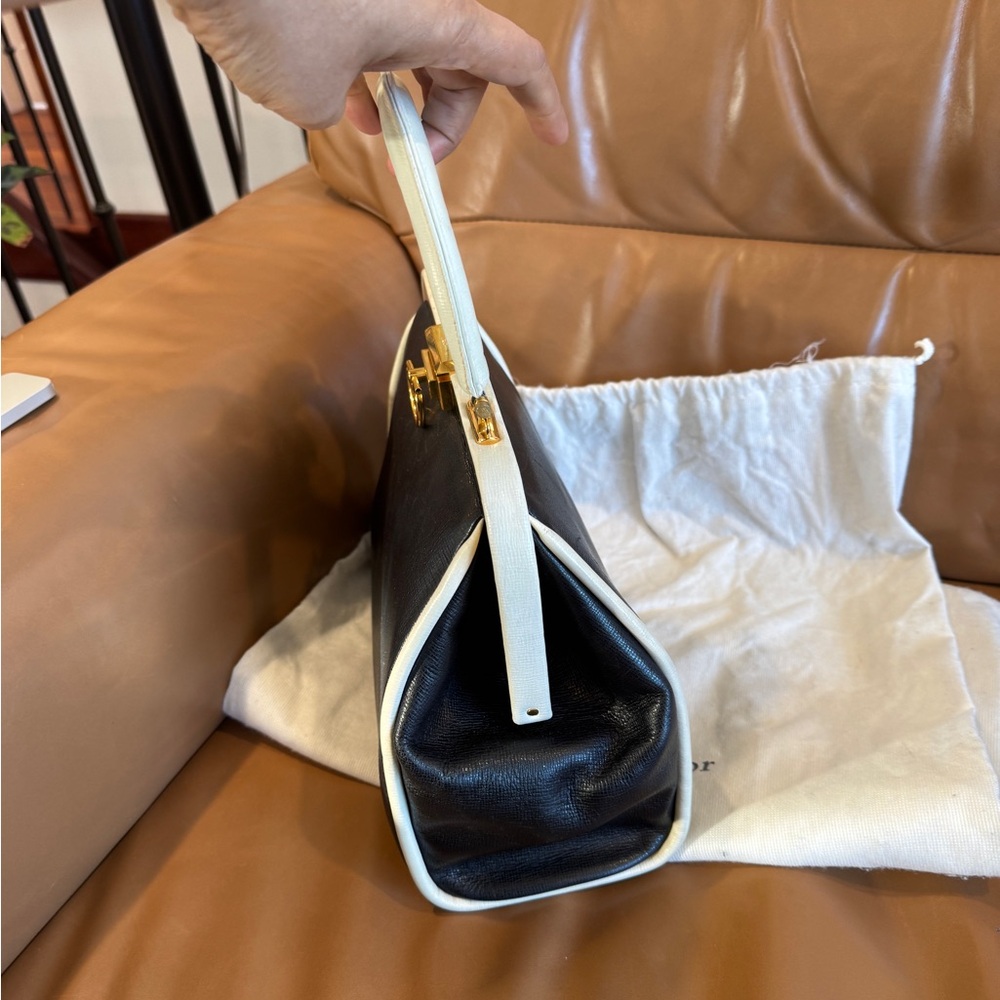 Dior  Black and Cream Fermoire Shoulder Bag - Picture 2 of 11